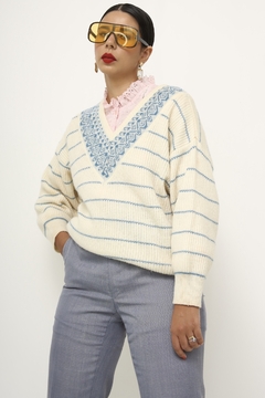 Pulover gola V creme listras gola azul - Capichó Brechó