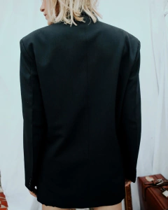Blazer crepe forrado vintage  ombreira acinturado - Capichó Brechó