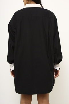 Camisa preto e branca vintage ampla