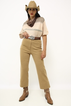 Calça camelo pantacort flare na internet