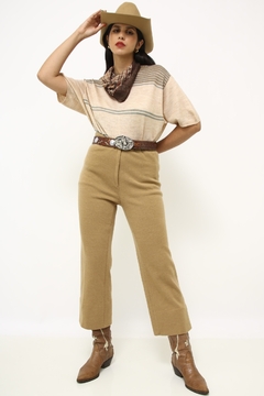Calça camelo pantacort flare na internet