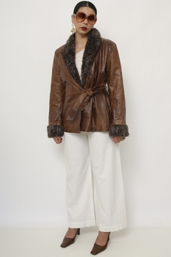 Jaqueta couro Jane Birkin marrom pelo gola manga - comprar online