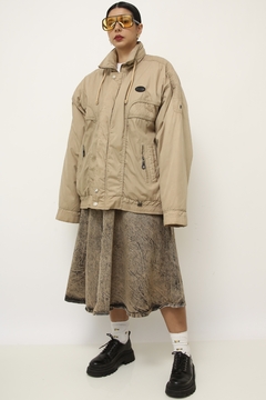 Jaqueta bomber bege acolchoada vintage forro estampado