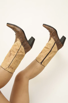 Bota marrom croco com bege vintage 38 na internet