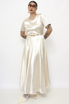 Vestido longo acetinado off white - Capichó Brechó