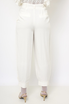 Imagem do Calça off white Zara linho