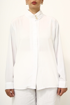Camisa viscose gola alta manga longa chic - Capichó Brechó