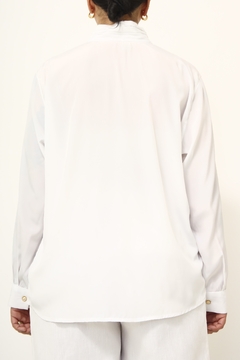 Camisa viscose gola alta manga longa chic