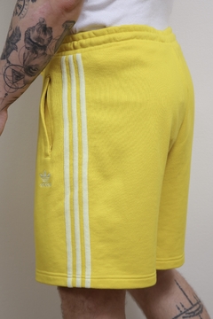 Bermuda moletom amarela ADIDAS - comprar online
