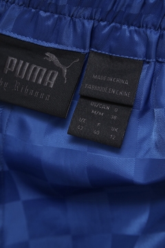 Calça azul PUMA X FENTY na internet