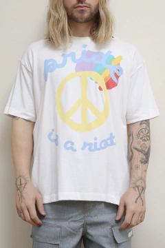 Camiseta PIET estampa frente - comprar online