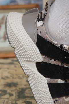 Tenis ADIDAS estampado 43 na internet