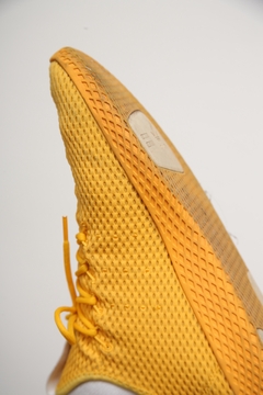 Tênis ADIDAS HU amarelo 44 - comprar online