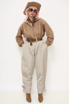 Calça dourada estilo amassadinha CLO OROZCO