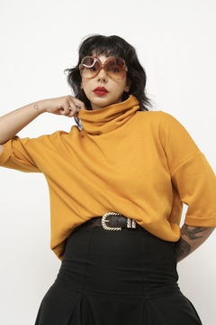 Blusa Zara mostarda gola alta na internet
