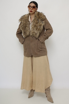 Imagem do Blazer marrom vintage com gola removivel