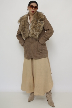 Blazer marrom vintage com gola removivel - loja online