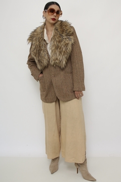 Blazer marrom vintage com gola removivel - Capichó Brechó