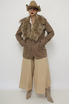 Imagem do Blazer marrom vintage com gola removivel