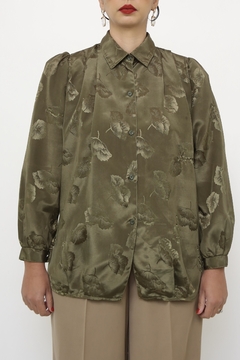 Camisa verde acetinada manga bufante na internet