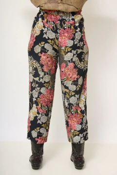 Calça estampada pantacort preta rosa - Capichó Brechó