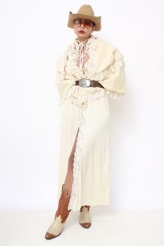 Capa de algodão com renda de Bebe vintage - Capichó Brechó
