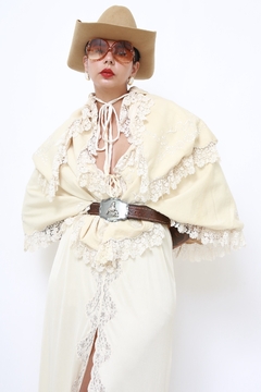 Capa de algodão com renda de Bebe vintage - Capichó Brechó