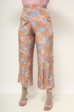 Calça acetinada rosa estampada - Capichó Brechó