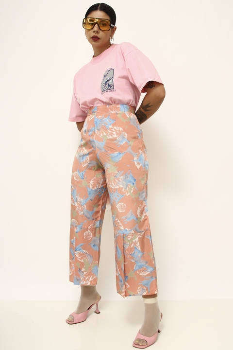 Calça acetinada rosa estampada