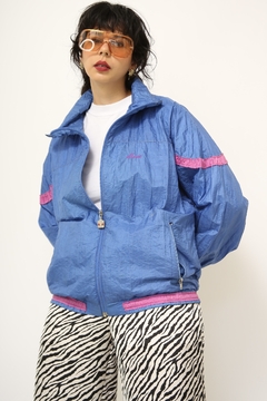 Jaqueta Nylon vintage azul com rosa BORDADO COSTAS