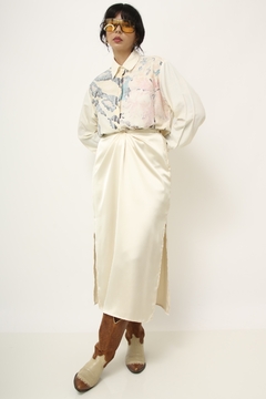 Camisa viscose creme estampa frente arte na internet