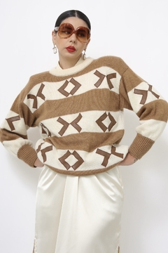 Pulover listras recorte couro marrom creme