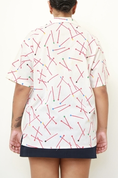 Camisa estampada palitos na internet