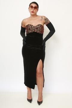 Vestido veludo preto busto bordo - Capichó Brechó
