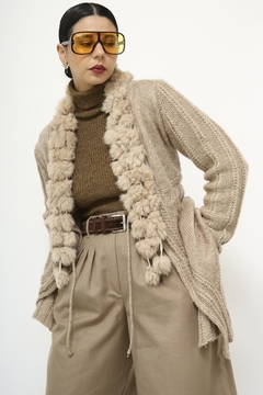 Cardigan tricot com recortes pelo