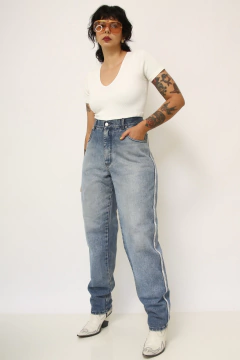 Calça jeans cintura mega alta VALENTINO na internet