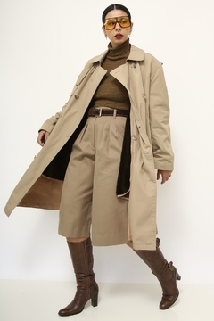 Imagem do Trench Coat bege forro pelúcia marrom removível