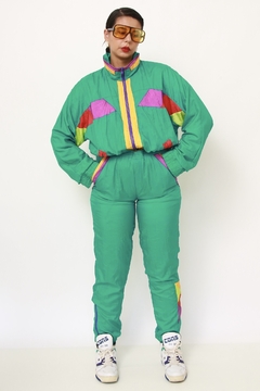 Conjunto de nylon verde JAQUETA + CALÇA - Capichó Brechó