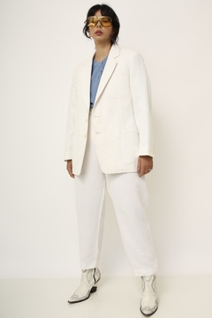 Blazer branco vintage classico textura na internet