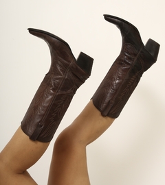 Bota marrom clássica bordados 39 - Capichó Brechó