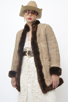 Casaco BOHO forro de pele 70´s bordado vintage - comprar online