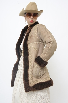 Casaco BOHO forro de pele 70´s bordado vintage na internet