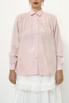 Imagem do Camisa rosa pregas vintage manga longa