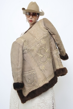Casaco BOHO forro de pele 70´s bordado vintage