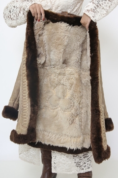 Casaco BOHO forro de pele 70´s bordado vintage na internet