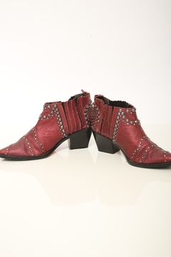 Bota vermelha metalizada western tachas 34 - comprar online