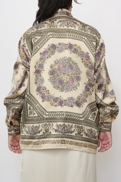 Camisa acetinada bege flores western - comprar online