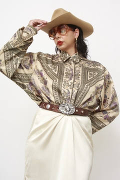 Camisa acetinada bege flores western