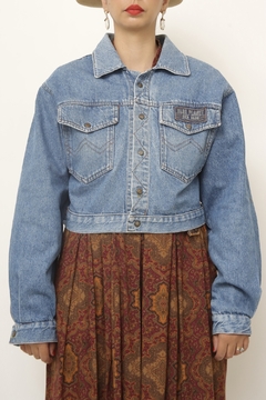 Jaqueta jeans cropped vintage na internet