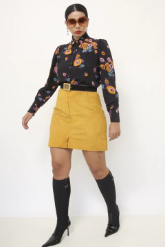 Camisa preta estampa rosa e laranja - comprar online